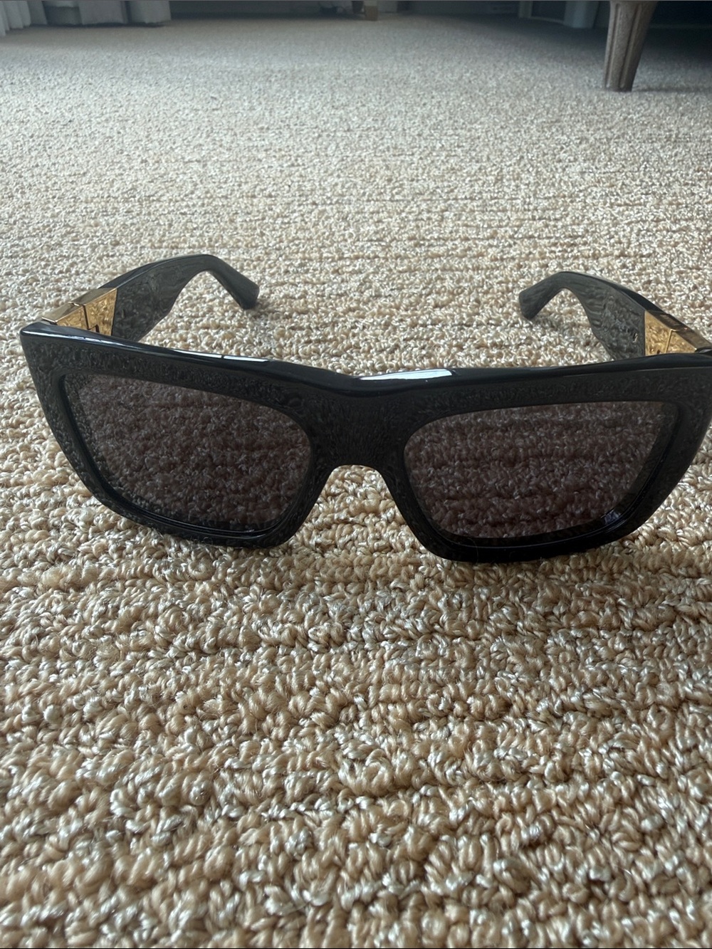 Black women’s  Square Sunglasses - Stylish UV Protection